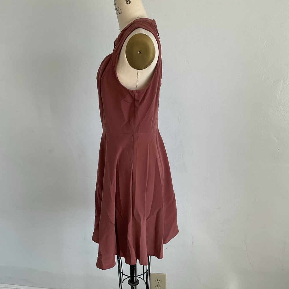 Dress - Picture 4 of 9